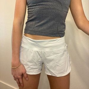 WHITE SPEED-UP LULU LEMON SHORTS